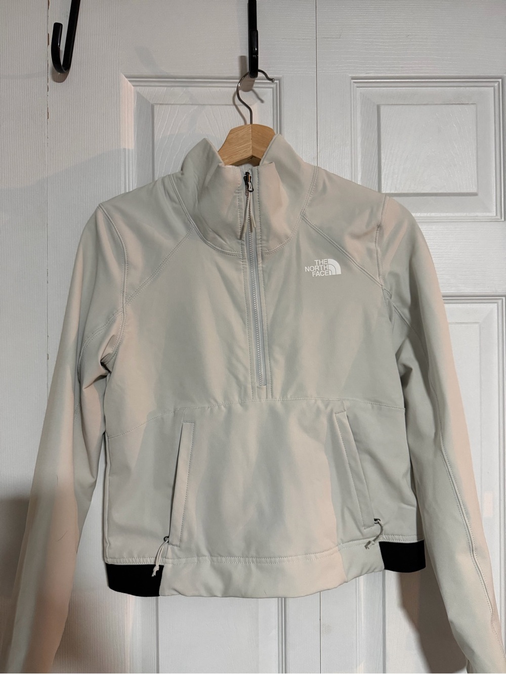 The North Face Women's Cream Half-Zip Utility Anorak